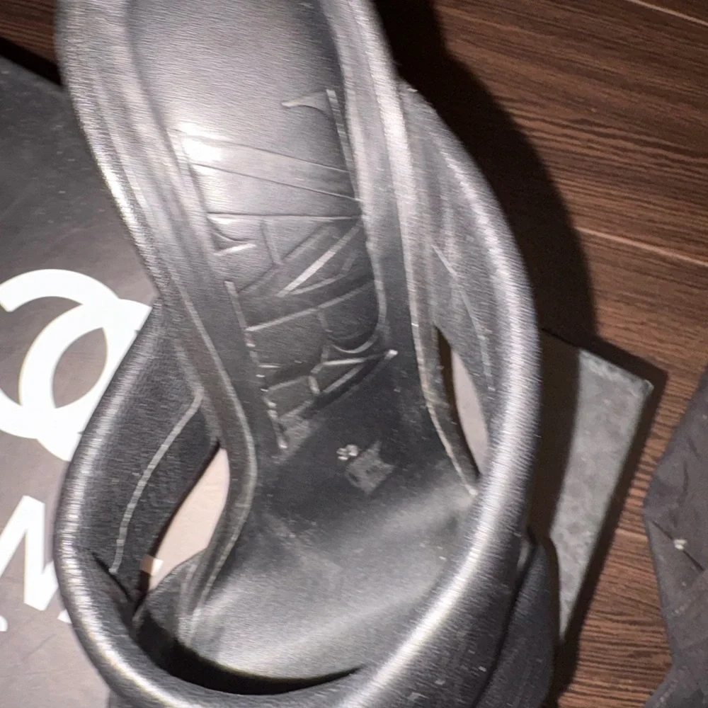 Cute summer shoes from Zara . Only tried in at home. Never worn. - Picture 3 of 5